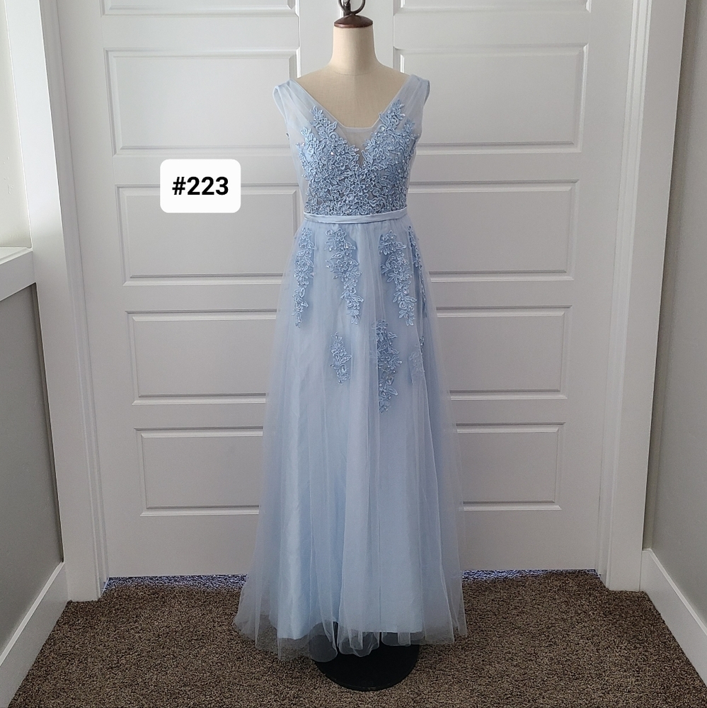 Blue Tulle Sleeveless Prom Dress